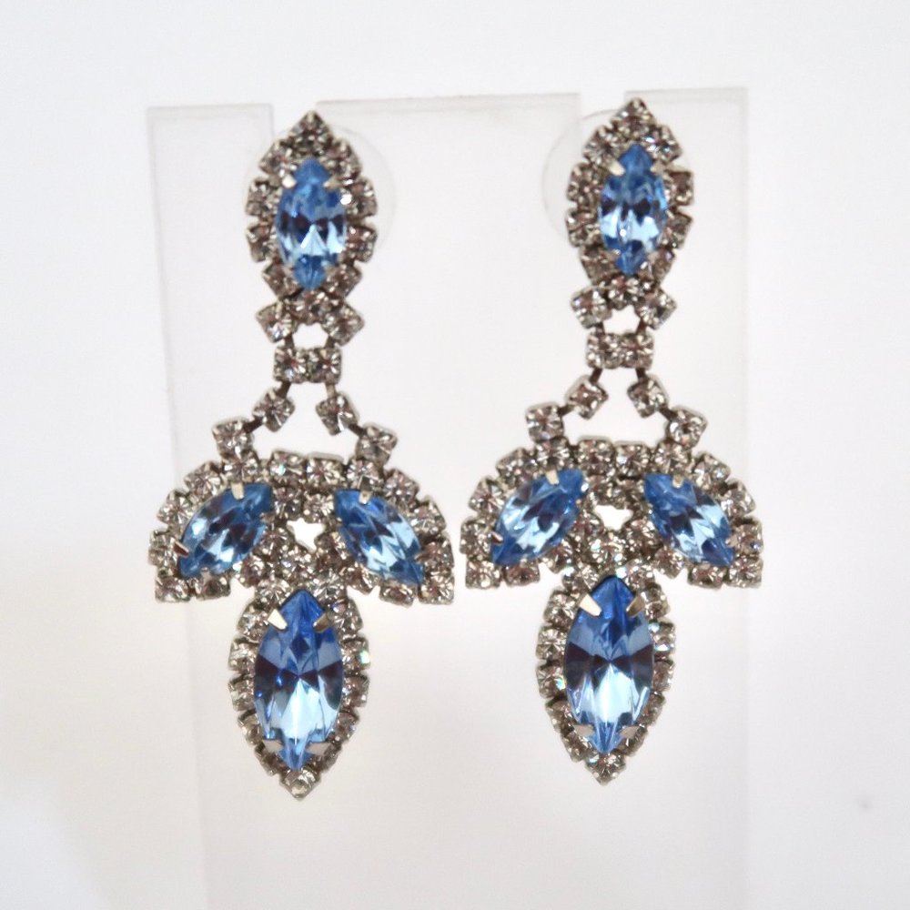 ANNA & AVA crystal chandeleier earrings NWT